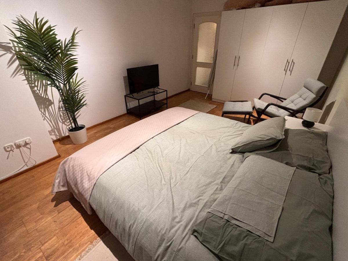 Апартаменти Zsigmond Gardens Cosy Flat *