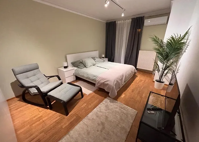 Zsigmond Gardens Cosy Flat